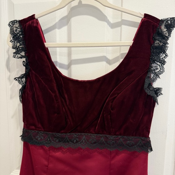 Vintage Burgundy Velvet Lace Trim Slip Dress Size 8 (Fits US 6) - Picture 4 of 8